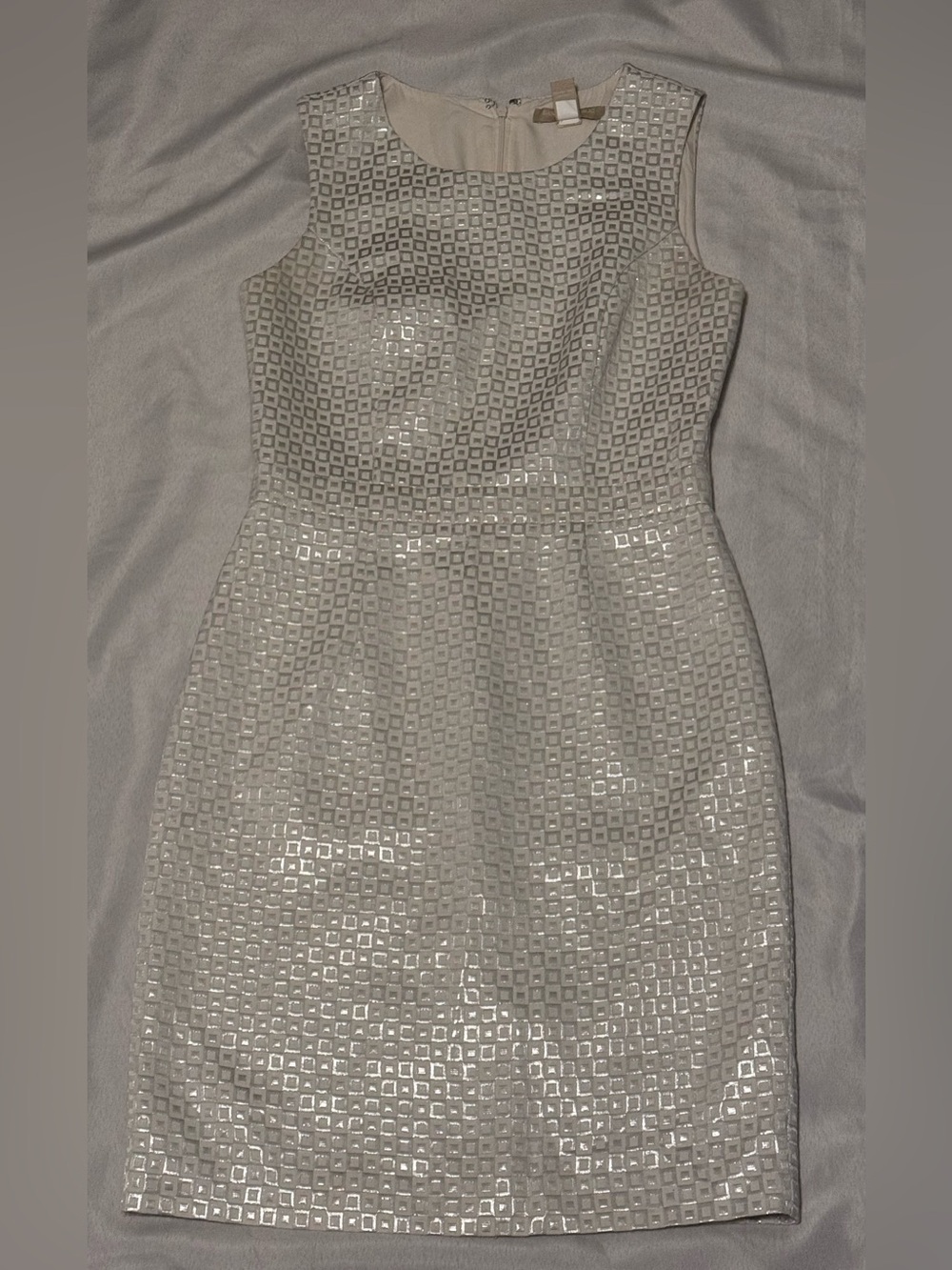 Banana Republic sleeveless sheath dress ivory silver jacquard tile pattern Sz 2